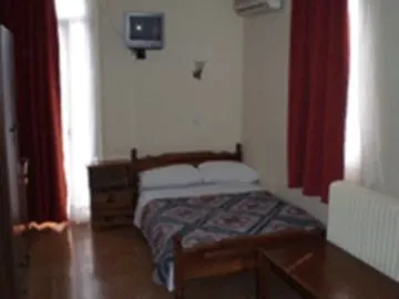 Metropolis Hotel 2*