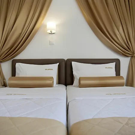 Hotel Metropolis 2*